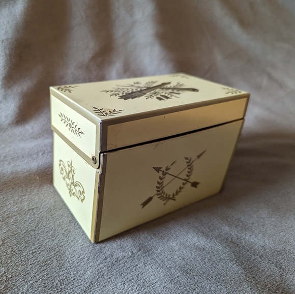 VintageCrossed Arrow Metal TIN RECIPE BOX VOhio Art Co RETRO Kitchen Design GOLD - Picture 5 of 6